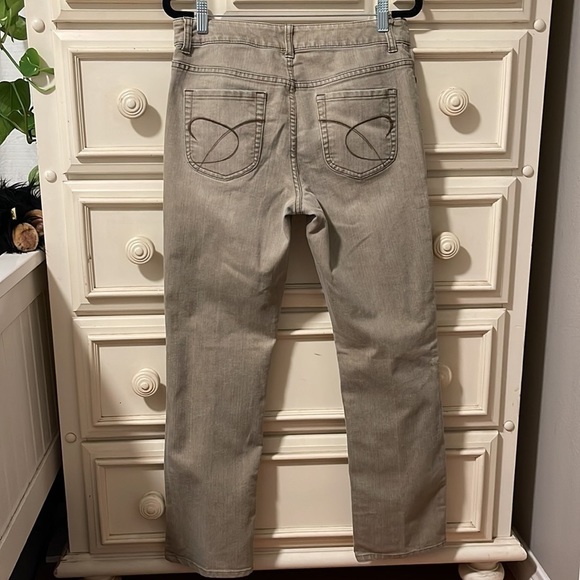Euc Chico’s platinum jeans - Picture 6 of 12